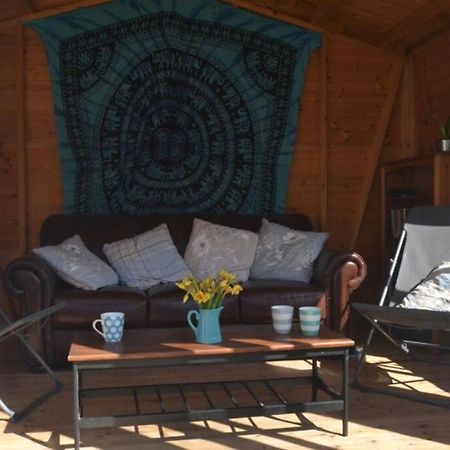 No43: Versatile 4Br Coastal Home With Summer House Cowes  Kültér fotó